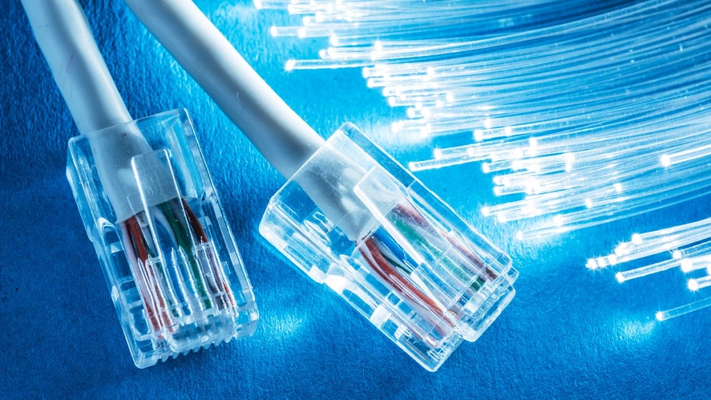 Zooming Past the Rockies: Fibre Internet’s Rise in Calgary!