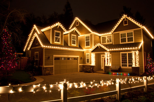 What Is It That Makes the Best Holiday Lighting Companies Shine on Above the Rest?