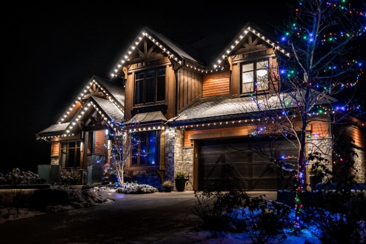 Top Qualities to Look for in Holiday Lighting Companies