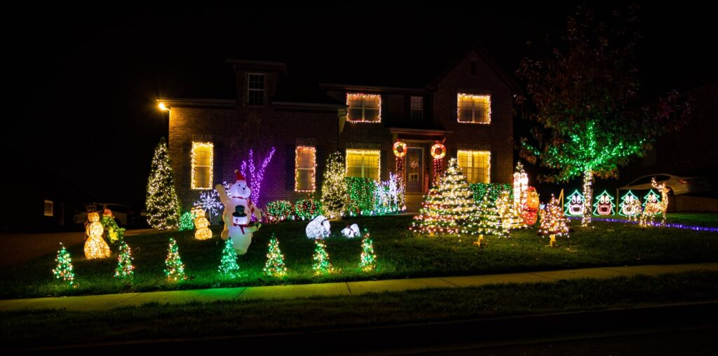 Choosing Holiday Lighting Pros You Can Trust